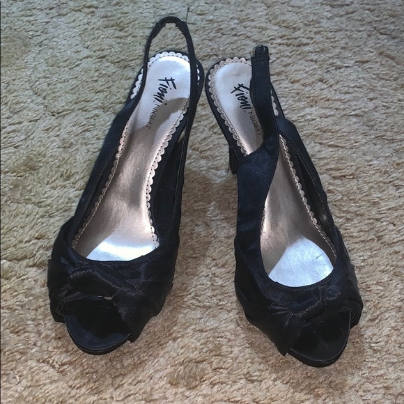 Heels - Picture 1 of 3